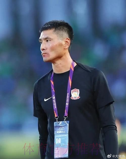 胆识过人!邵佳一刚刚上任就做出一个大胆决定,只有里皮敢这样做 胆识过人!邵佳一刚刚上任就做出一个大胆决定,只有里皮敢这样做